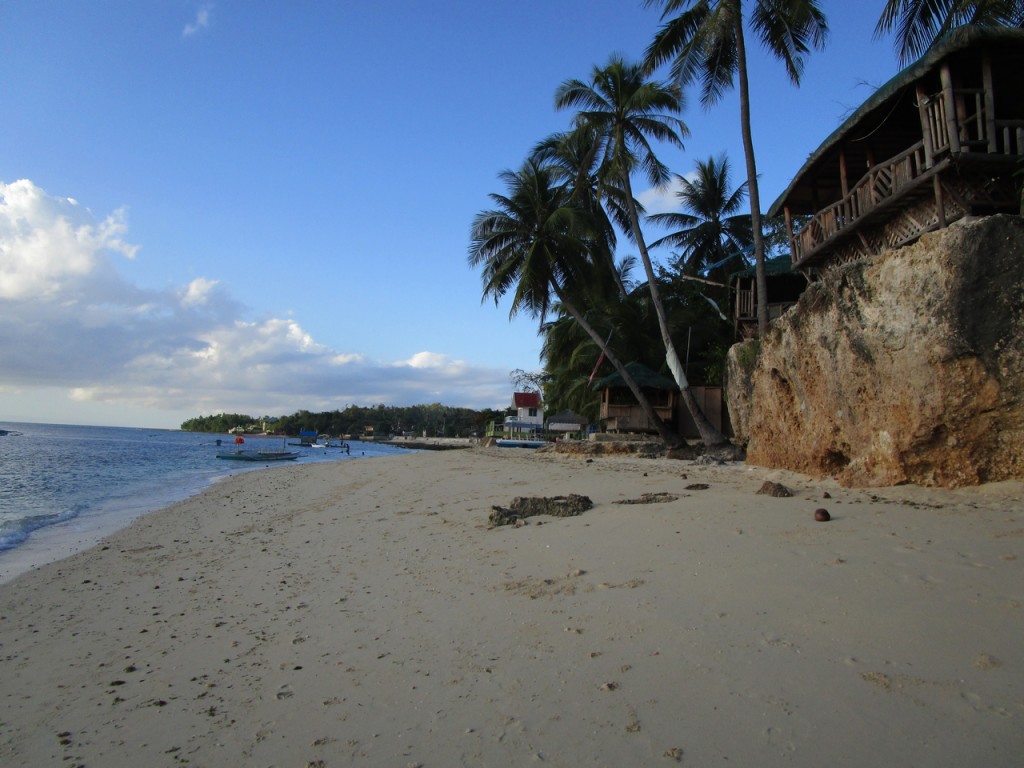 pepsncoks-tingko-beach-resort-in-alcoy