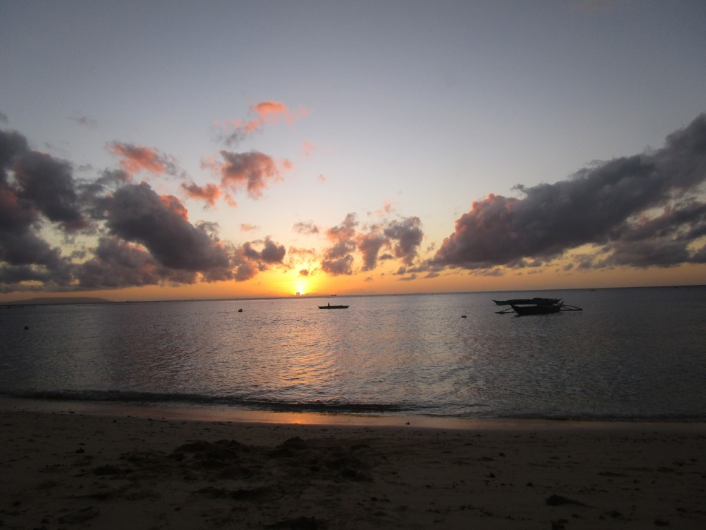 pepsncoks-tingko-beach-resort-in-alcoy
